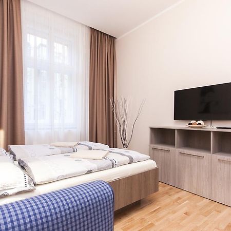 Manesova Astra Apartment Прага Стая снимка