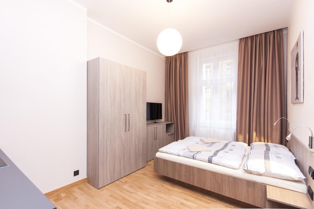 Manesova Astra Apartment Прага Стая снимка