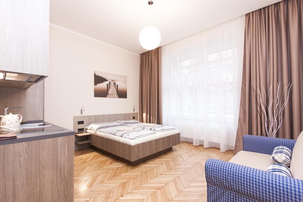 Manesova Astra Apartment Прага Стая снимка