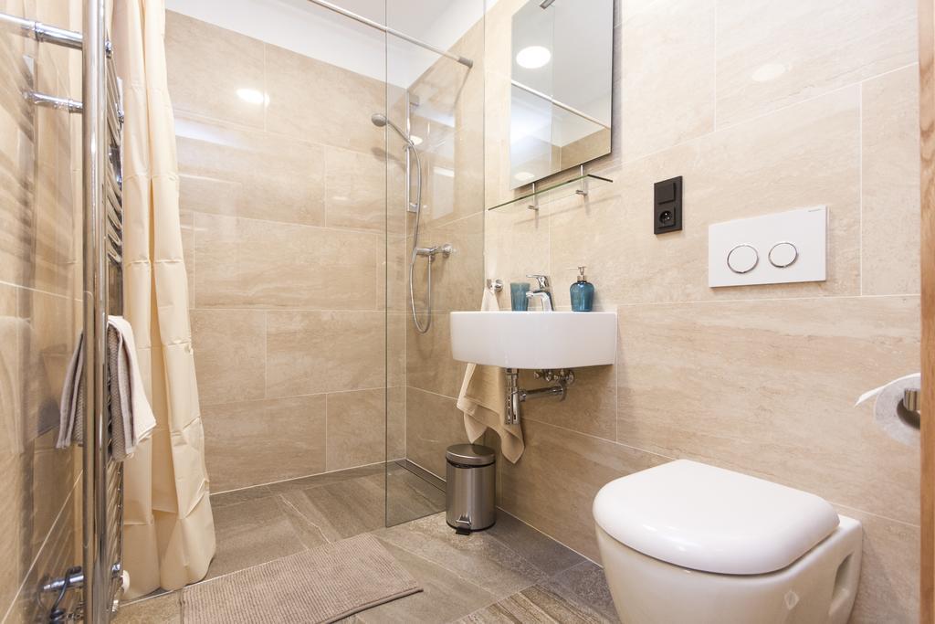 Manesova Astra Apartment Прага Стая снимка