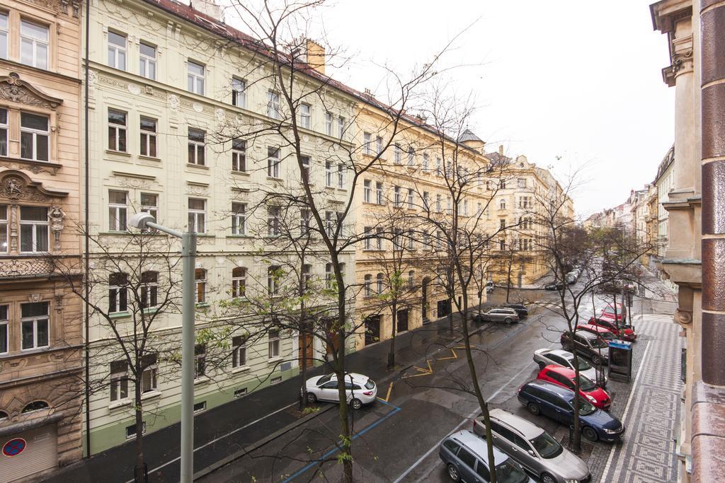 Manesova Astra Apartment Прага Стая снимка