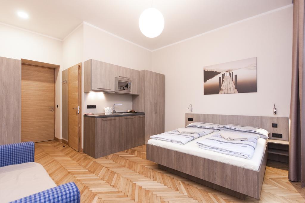 Manesova Astra Apartment Прага Стая снимка