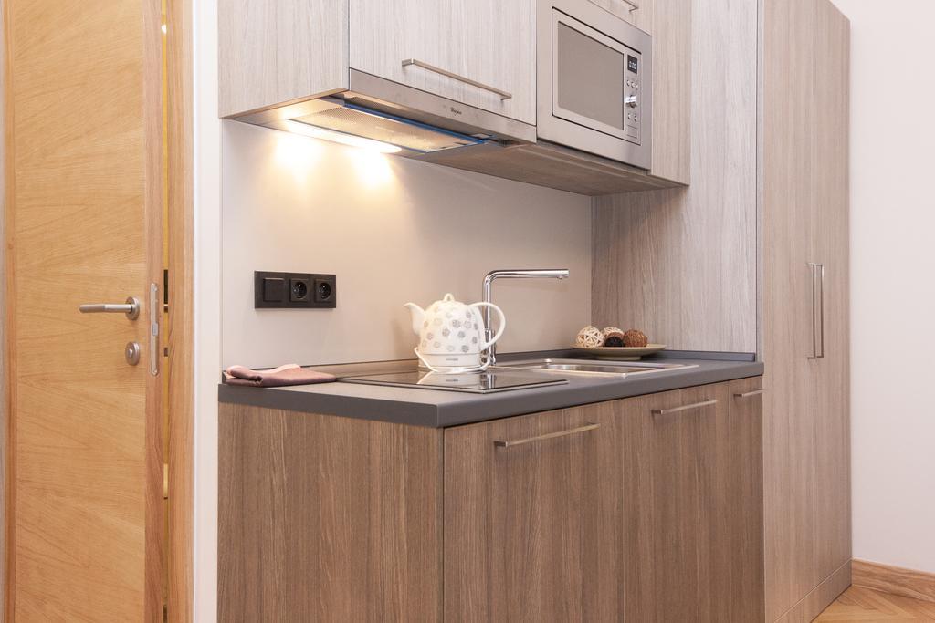 Manesova Astra Apartment Прага Стая снимка