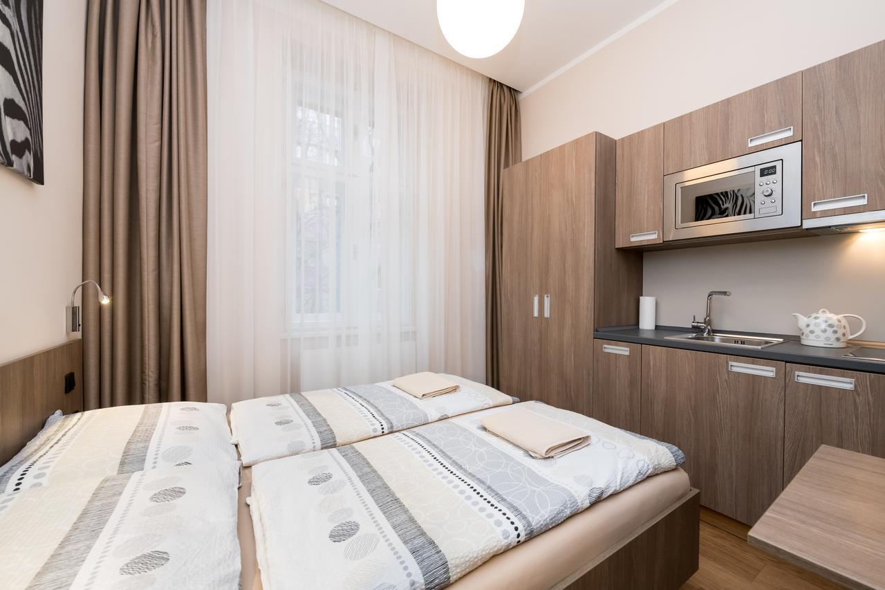 Manesova Astra Apartment Прага Екстериор снимка