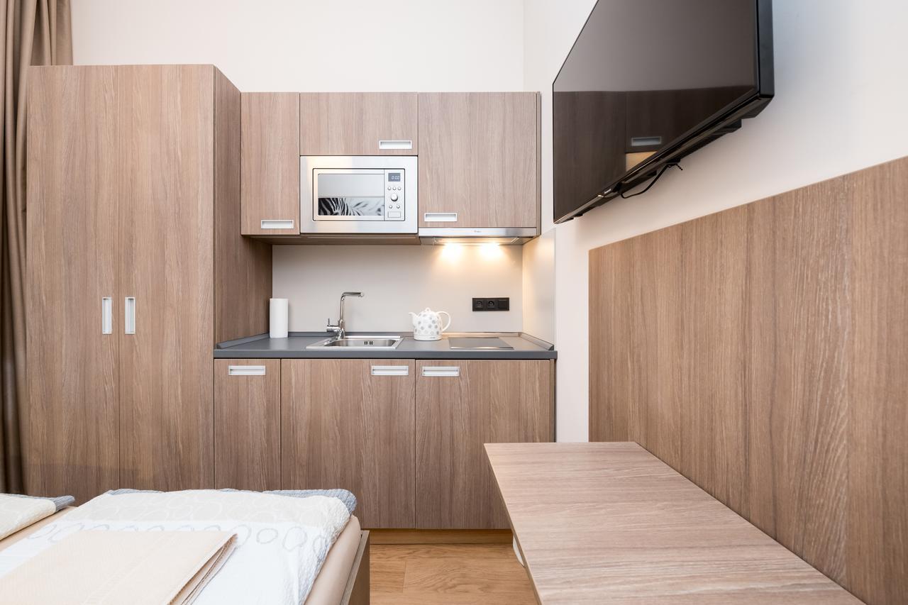 Manesova Astra Apartment Прага Екстериор снимка